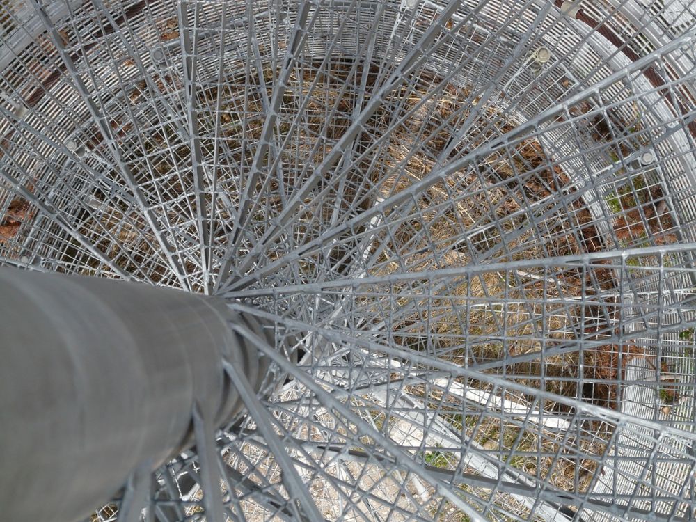 Vindeltrapp  funksjonelt blikkfang i moderne bygg